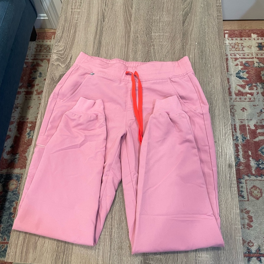 Chalk Pink Figs Scrubs Bottoms